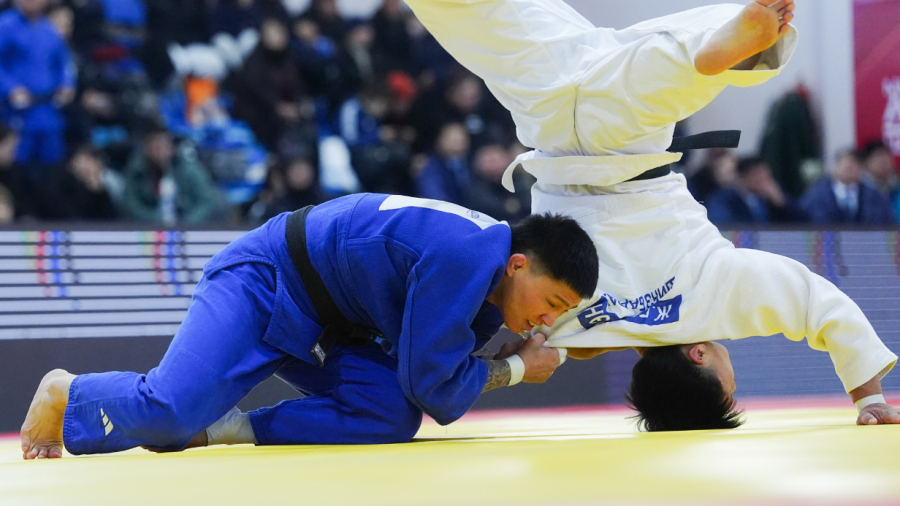 ЖҮДО: Дэлхийн аварга Ц.Цогтбаатар ДАШТ-ий хүрэл медальт Л.Анхзаяаг ялж их шөвөгт үлдлээ