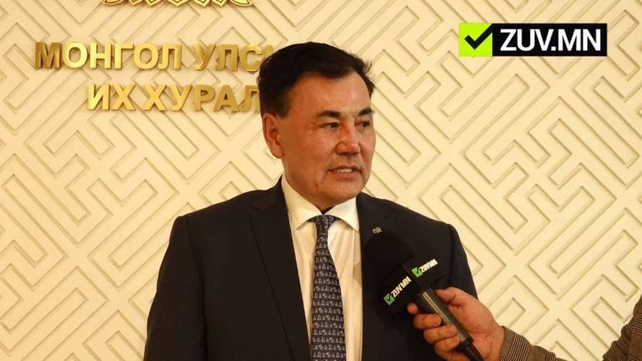 Б.Баттөмөр: “Онцгой албан татварын тухай хууль”-ийг Б.Пүрэвдорж л санаачилсан. Би ямар ч лобби хийгээгүй