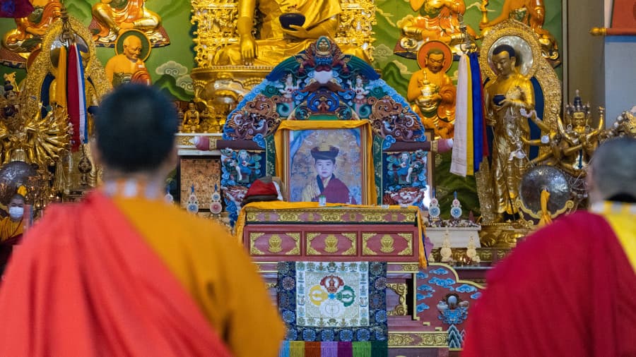 X Богдын шүтээн дүрийг бүх дацан хийдүүд ЗАЛНА