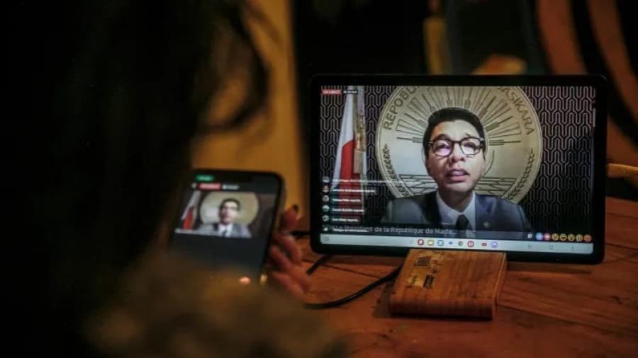 ​Мадагаскарын ерөнхийлөгч аюулгүй газарт байгаагаа мэдэгджээ