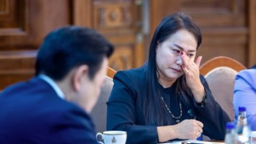 Г.Отгонтуяа: Ямар эрээ цээргүй олуулаа нийлж охиныг минь харлуулах гэж дайрч байна вэ