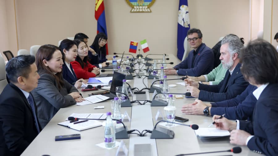 БНИУ-ын Эксим банкны төлөөлөгчдийг хүлээн авч уулзлаа