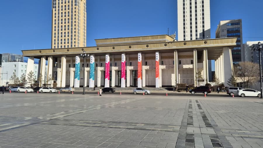 НЗДТГ: СТӨ-ний барилгыг нурааж, 50 давхар барилга барих асуудал огт яригдаагүй