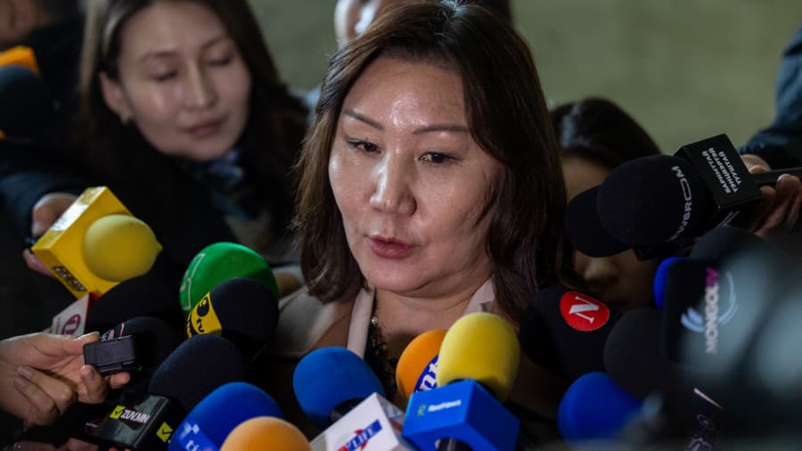 М.Оюунчимэг: Ерөнхий сайд төрийн үйл ажиллагааг гацаах ёсгүй гэдэг үүднээс улстөрчийн хувьд өргөдлөө өгсөн