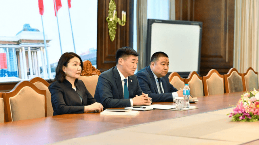 УИХ-ын дарга С.Бямбацогт парламент дахь таван намын удирдлагатай уулзаж, санал солилцлоо