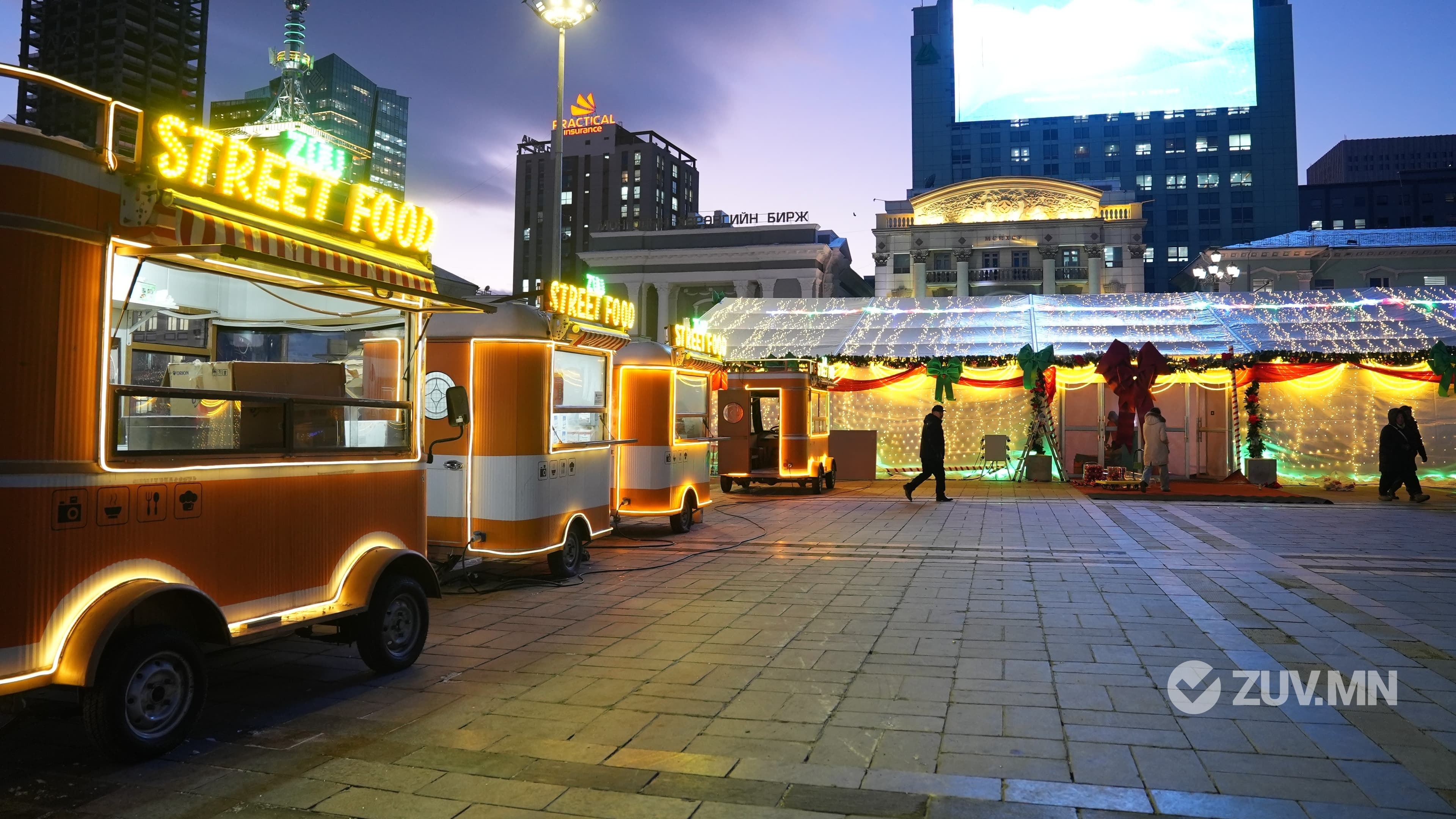 Төв талбайд “Крисмасс маркет” өдөр бүр 11:00-21:00 цагийн хооронд ажиллаж байна