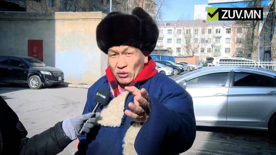 Үхэр ээмэгжүүлж байхаар махны үйлдвэр, хүүхдийн эмнэлэг барь