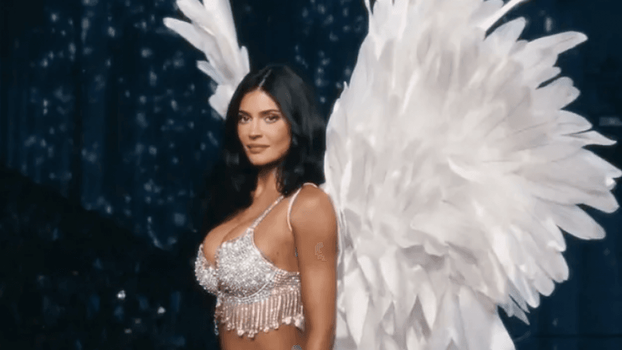 Кайли Женнер “Victoria’s Secret”-ийн сахиулсан тэнгэр болжээ